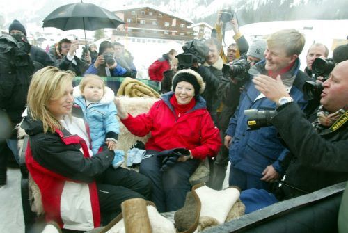 Für den Termin (hier im Jahr 2007) reisten stets Dutzende Fotografen und Kameraleute an den Arlberg. VN/Hartinger