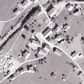 Mit der Kirche ums Dorf. Das 1950er-Jahre-Luftbild-Quiz