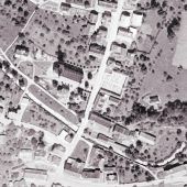 Mit der Kirche ums Dorf. Das 1950er-Jahre-Luftbild-Quiz