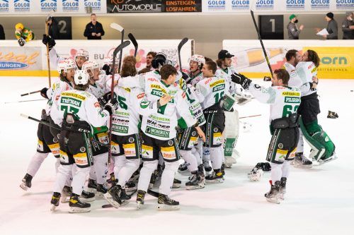 Jubel, Trubel, Heiterkeit beim EC Bregenzerwald nach dem finalen Erfolg um den österreichischen Meistertitel in der Alps Hockey League. Serra