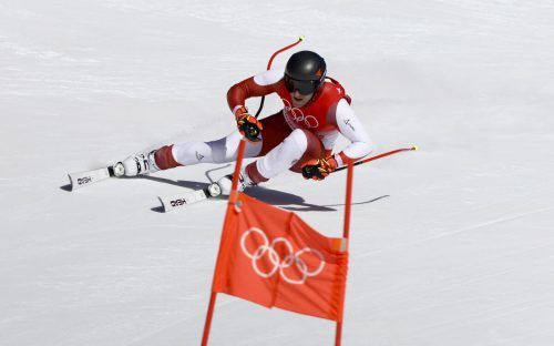 Nach einem Hoppala am Start ritt Matthias Mayer auf der Olympiapiste in Yanqing zur Goldmedaille im Super-G. reuters