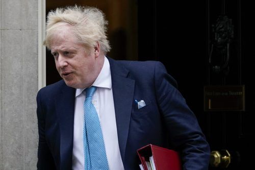 Premier Johnson steht in der Affäre stark unter Druck. AP