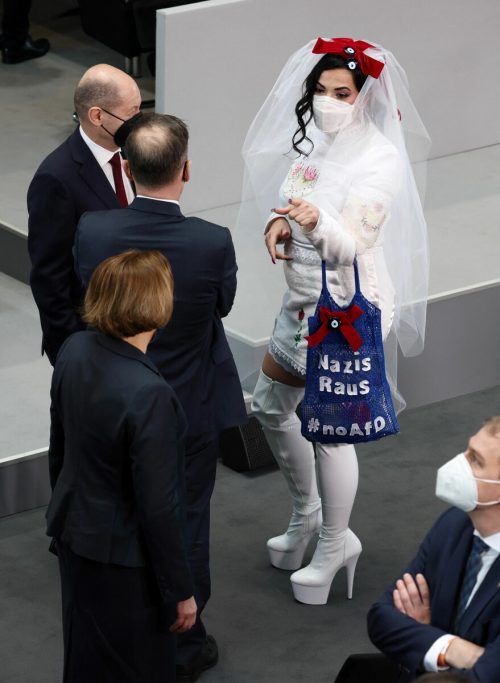 Rapperin Lady Bitch Ray sprach mit Kanzler Olaf Scholz: Auch sie stimmte ab. AFP