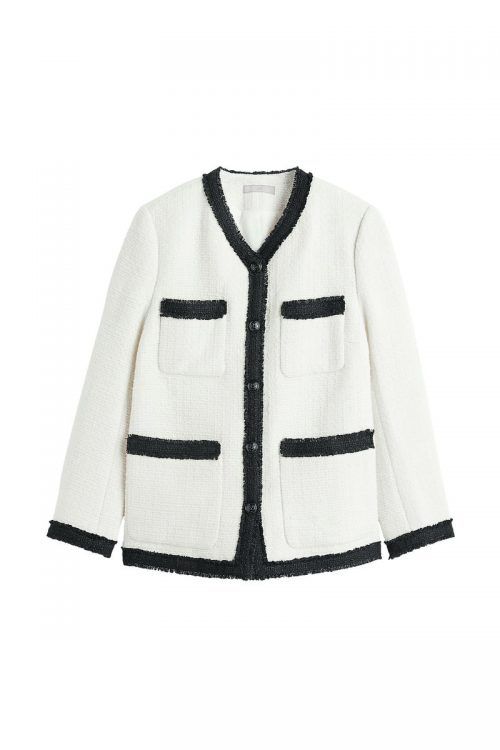 Schicke Blazerjacke aus Bouclé mit Fransen. Gesehen bei s.Oliver um 129,99 Euro.