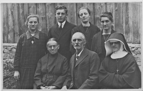 Sr. Beninga im Kreise ihrer Familie in Dornbirn. Josef Köldorfer