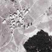 Mit der Kirche ums Dorf. Das 1950er-Jahre-Luftbild-Quiz