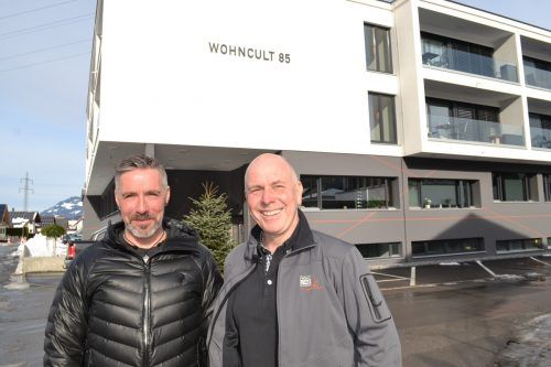 Die beiden Unternehmer Alexander Schwarz (Pinoccio) und Stefan Rauch (Wohncult 85) freuen sich auf ein gutes Miteinander. BI