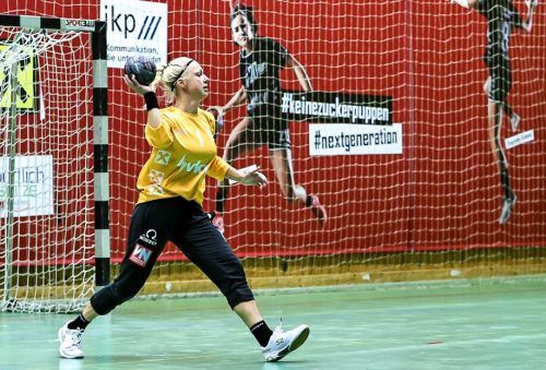 Torhüterin Sabrina Szabo. SSV Schoren