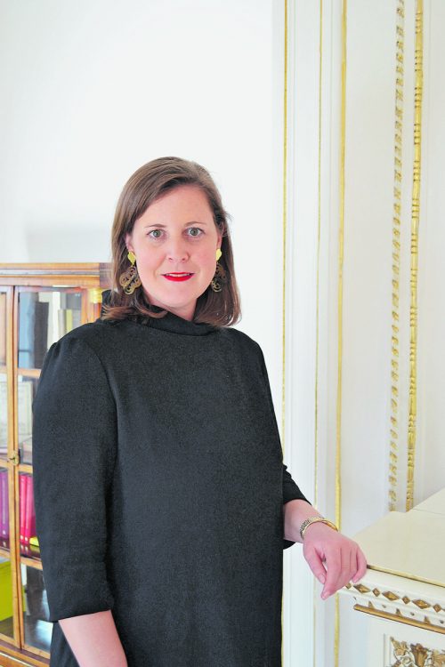 Verena Burtscher, Geschäftsführerin der Villa Falkenhorst, verkündet, dass es heuer wieder einige Salonvorträge geben wird. BI