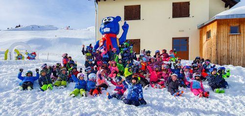 Viele glückliche Kindergärtler durften eine traumhafte Woche am Golm bei besten Schneeverhältnissen genießen. Kindergarten Vandans
