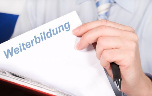 Weiterbildung wird vom Land Vorarlberg mit einem Zuschuss gefördert.  Shutterstock