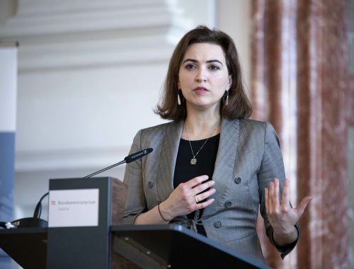 Alma Zadic hatte 2017 ihre Dissertation eingereicht. APA/Tobias Steinmaurer