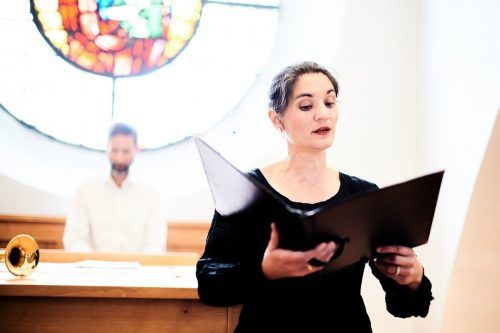 Angelika Kopf-Lebar: „Emotion und Hingabe muss in jeder Note hörbar sein, sonst bleiben es nur Töne.“  victor marin