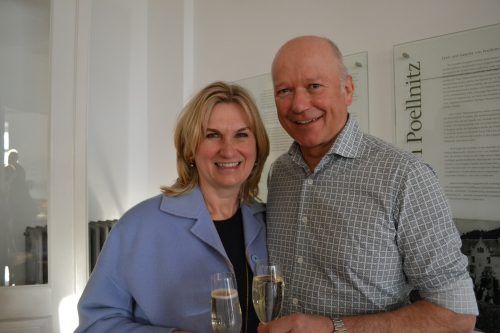 Apothekerin Petra Ertl-Vallaster mit Christian Ertl.