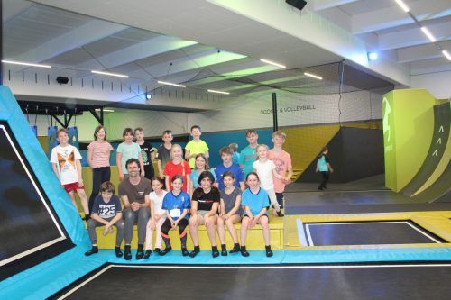 Ausflug in die Trampolinhalle . Anna Marte