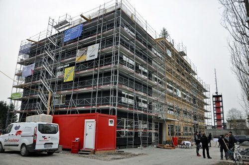 Bei der Dornbirner Ausweichschule steht schon der Rohbau. lcf