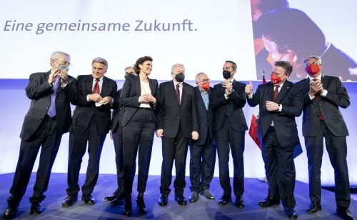 Bei Rendi-Wagners Rede waren alle sozialdemokratischen Altkanzler und aktuellen Landeshauptmänner anwesend. Bis auf Burgenlands Hans Peter Doskozil. APA