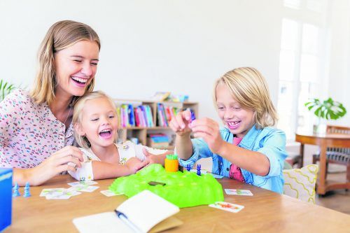 Bis 10. Juni 2022 erhalten VN-Abonnenten gegen Vorlage der VN-Vorteilskarte 10 % Rabatt im neuen Ravensburger Shop. A. Liefeld