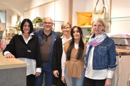 Claudia und Wilfried Heim, Nadine Wolf, Rabia Gültekin und Verena Bartenbach. BI