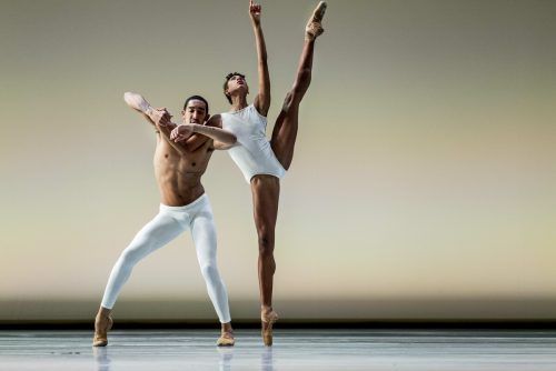Das Alonzo King LINES Ballett gastiert mit zwei Produktionen im Bregenzer Festspielhaus.
               
              Alonzo King Lines Ballett/Manny Crisostomo