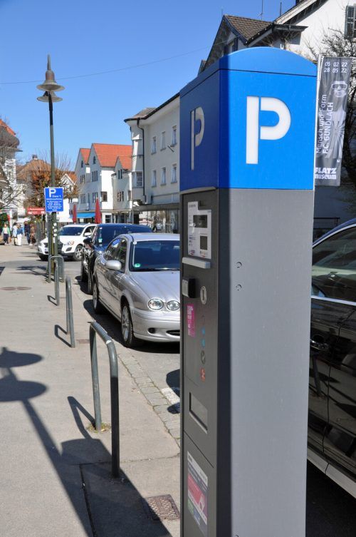 Das Parken in der Zone eins, zu der auch die Marktstraße gehört, kostet künftig 1,40 pro Stunde statt wie bisher 1,10 Euro. lcf