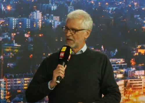 Dem scheidenden Gesundheitsminister Mückstein hätten unter anderem die Landeshauptleute und der Föderalismus zu schaffen gemacht, sagt Grünen-Urgestein Harald Walser.  VN