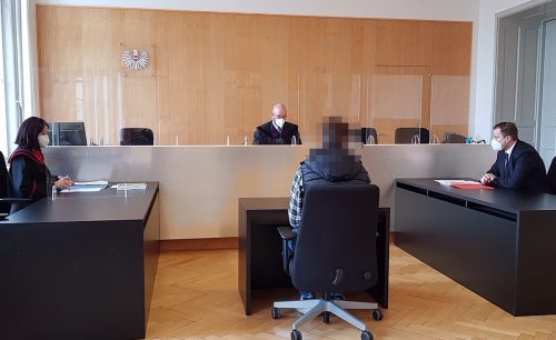 Der Jugendliche zeigte sich vor Gericht nur teilweise geständig.  eckert