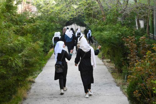 Der Schulbesuch bleibt diesen Mädchen aus Kabul weiter untersagt. AFP