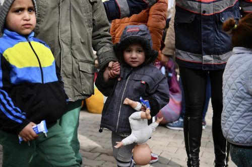 Derzeit kommen Flüchtlinge aus der Ukraine im Nachbarland Ungarn an. AP