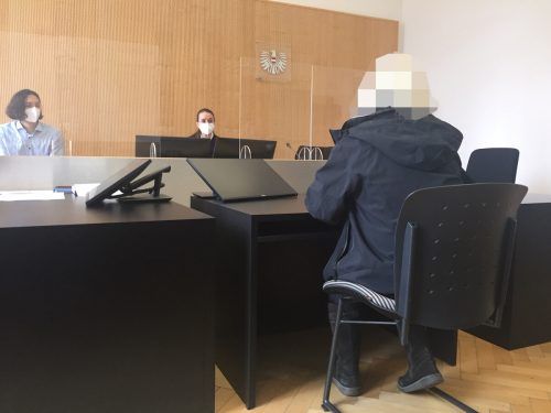 Die Angeklagte bekannte sich vor Gericht für nicht schuldig. „Die Hündinnen haben nicht gelitten“, behauptete sie.  vn/GS