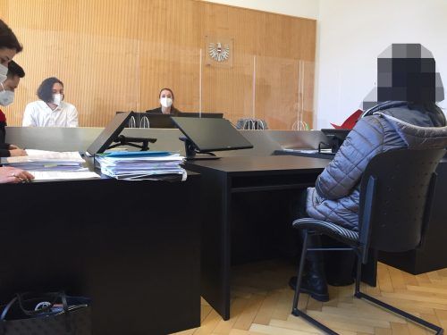 Die Angeklagte wies sämtliche gegen sie erhobenen Vorwürfe von sich.  vn/gs