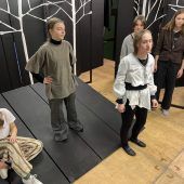 „Sommernachtstraum“ auf Theatertournee