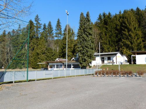 Die Fachplanungen für das geplante 2,15 Millionen-Euro-Projekt auf der Göfner Sportanlage laufen. Ein Multifunktionsgebäude mit Umkleiden, Sanitäranlagen, Lagerflächen und Clubheim soll entstehen.  Mäser