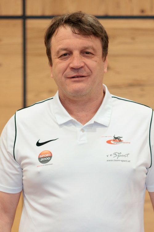 Die Leidenschaft für den Ringsport wurde Stefan Lins quasi in die Wiege gelegt. Nach seiner aktiven Zeit ist er wie sein Vater als Ringrichter tätig. ÖARV