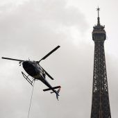 Der Eiffelturm ist nun sechs Meter höher