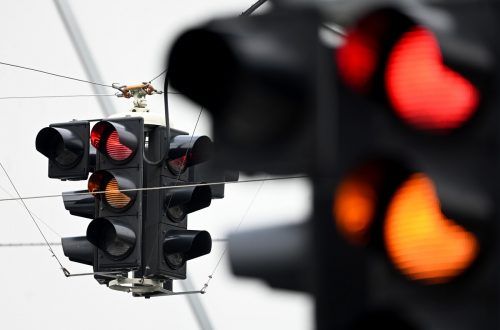 Die Omikron-Untervariante übernimmt in ganz Österreich das Kommando und sorgt wieder einmal für eine tiefrote Ampel. apa
