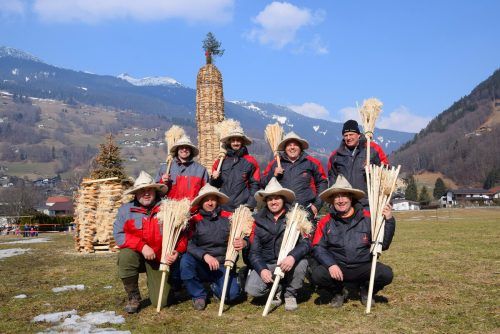 Die Schruser Funkabauer bewahren das Funkenbrauchtum seit den 1920er-Jahren. sco