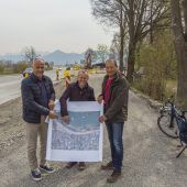 Roter Teppich für Öffis und Radfahrer in Höchst