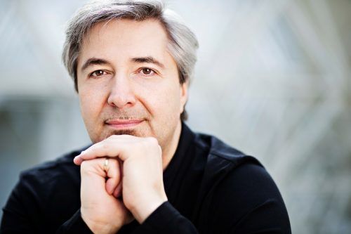 Dirigent Daniel Raiskin tritt im Kulturhaus ans Pult. Veranstalter