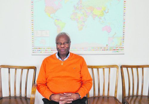 Doktor Okoro betreut in seiner Psychotherapeutischen Praxis in Dornbirn Kinder und Erwachsene. HRJ