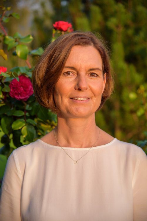 Doris Lang, die selbst krisenerprobt ist, begleitet Menschen durch Krisen.