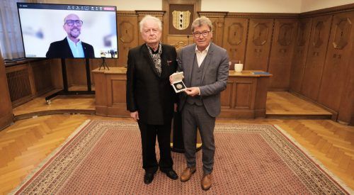 Dr. Alfred Wopmann (l.) mit Festspiel-Vizepräsident Wilhelm Muzyczyn.  Stadt