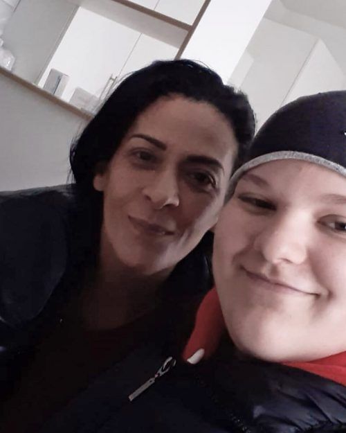 Ela mit ihrer Mutter Yasemin. Diese war Ela eine große Stütze.