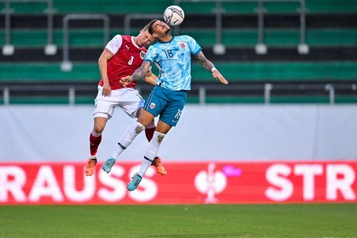 Felix Strauss (im Bild gegen Noah Holm) war zur Pause eingewechselt worden. gepa