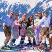 Dirndl und Lederhosen