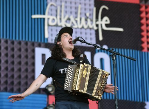 Folkshilfe sind längst kein Geheimtipp mehr in der deutschsprachigen Musiklandschaft. Bekannt sind sie etwa für ihre Hits „Mir laungts“ und „Hey Du“.  apa