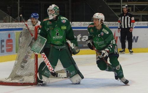 Felix Vonbun (r.) startet mit dem EC Bregenzerwald in die neue Saison. Der Vertrag mit Torhüter Felix Beck wurde vom Klub noch nicht bestätigt. vn