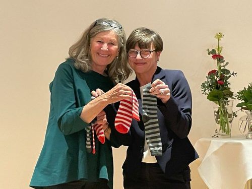 Gabriela Meusburger (l.) und Martina Natter haben die Vorstandssocken getauscht.