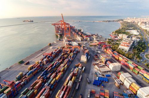Gebrüder Weiss operiert nun auch in Mersin. Die Stadt im Süden der Türkei besitzt den zweitgrößten Hafen im Land. GEBRÜDER WEISS/GETTYIMAGES
