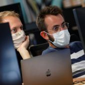 Maske ohne Pflicht im Betrieb